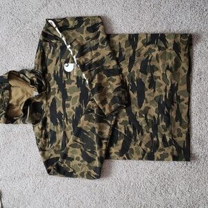 Carhartt Hoody.boy sz 14/16. Camo.